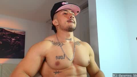 Snapshot of nikolaylisin chatting on 10.08.25 Niko online show from 10.08.25