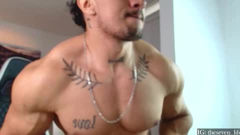 Snapshot of nikolaylisin chatting on 10.08.25 Niko online show from 10.08.25