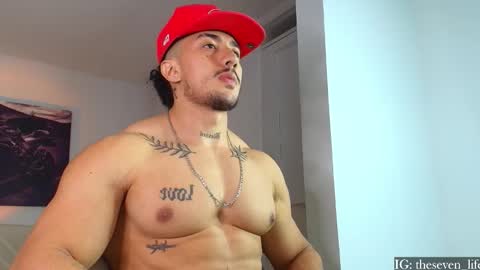 Snapshot of nikolaylisin chatting on 10.16.25 Niko online show from 10.16.25