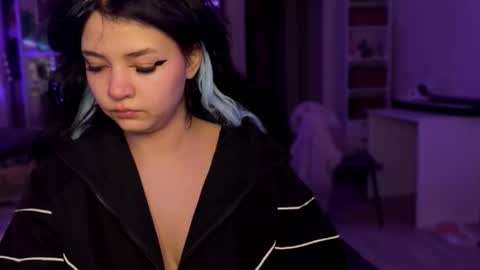 nikoli_naw online show from 11.13.25