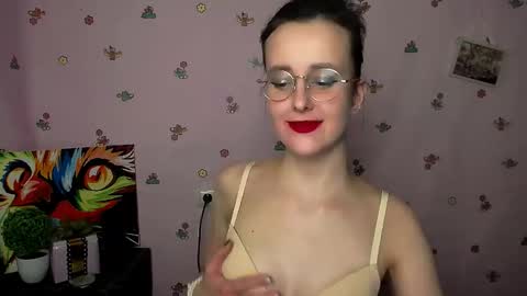 Snapshot of nikolleta_m chatting on 12.19.25 Nikolleta online show from 12.19.25