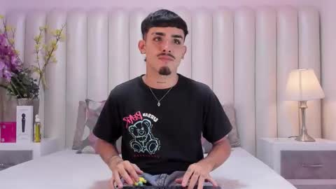 Niko Stone online show from 04.22.26