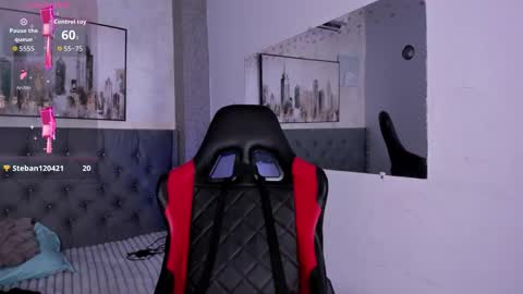 Snapshot of niky_lulo chatting on 10.31.25 Niky online show from 10.31.25