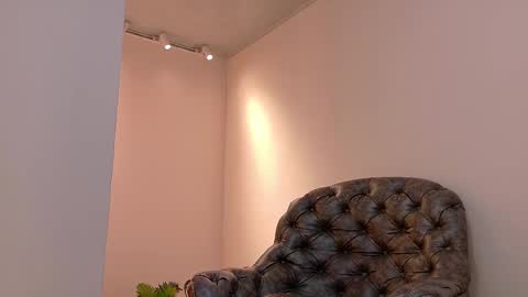  NIKY SMIT  online show from 02.20.25