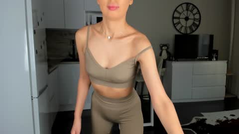 Bella online show from 01.21.25