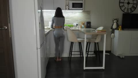 Bella online show from 09.12.25