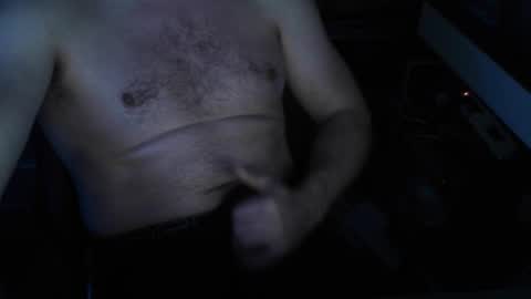 Snapshot of nillis chatting on 11.27.25 nillis online show from 11.27.25