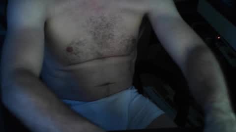 Snapshot of nillis chatting on 12.16.25 nillis online show from 12.16.25