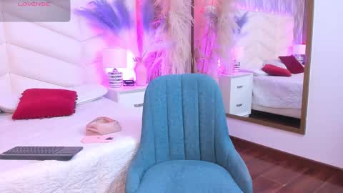 nina__ford online show from 03.25.26