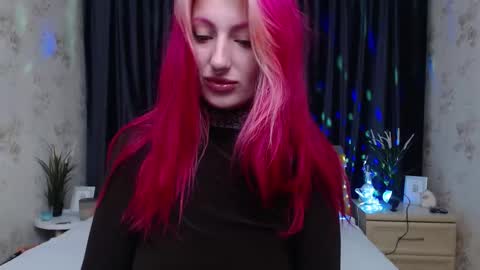 Snapshot of nina_b1um chatting on 11.06.25 Nina online show from 11.06.25