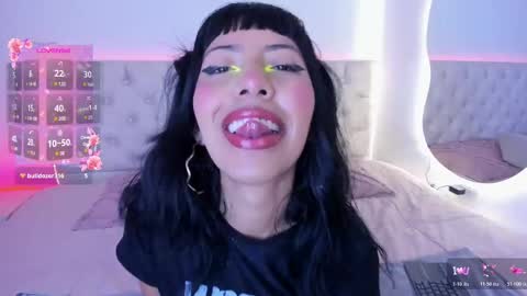 Nina Fox  online show from 11.09.25