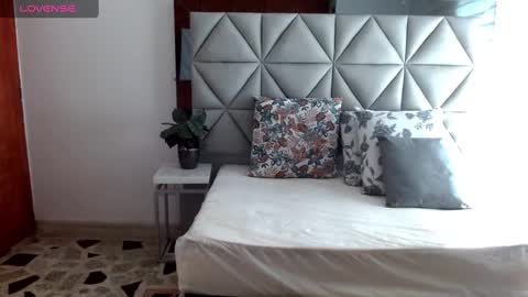  Nina  online show from 12.17.24