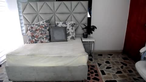  Nina  online show from 01.15.25