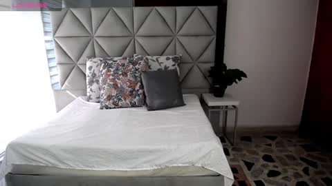  Nina  online show from 01.18.25