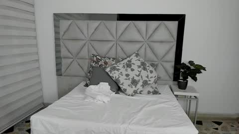  Nina  online show from 02.22.25