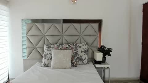  Nina  online show from 09.11.25