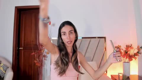 Snapshot of ninacavallli chatting on 01.20.25 Nina online show from 01.20.25