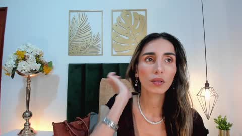 Snapshot of ninacavallli chatting on 01.23.25 Nina online show from 01.23.25