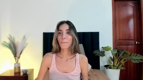 Snapshot of ninacavallli chatting on 01.28.25 Nina online show from 01.28.25