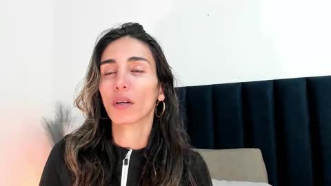 Snapshot of ninacavallli chatting on 02.09.25 Nina online show from 02.09.25