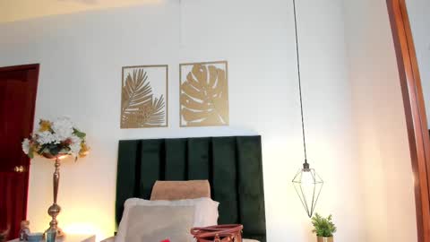 Snapshot of ninacavallli chatting on 03.12.25 Nina online show from 03.12.25