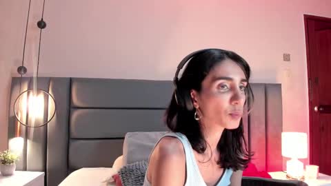 Snapshot of ninacavallli chatting on 09.09.25 Nina online show from 09.09.25