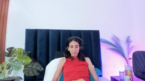 Snapshot of ninacavallli chatting on 09.12.25 Nina online show from 09.12.25