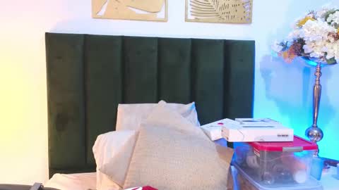 Snapshot of ninacavallli chatting on 10.08.25 Nina online show from 10.08.25