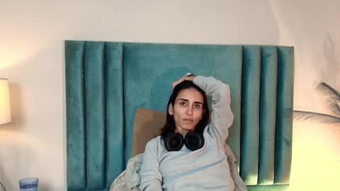 Snapshot of ninacavallli chatting on 10.12.25 Nina online show from 10.12.25