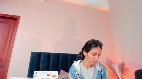 Snapshot of ninacavallli chatting on 10.21.25 Nina online show from 10.21.25