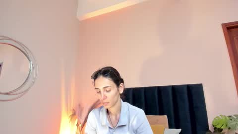 Snapshot of ninacavallli chatting on 11.17.25 Nina online show from 11.17.25