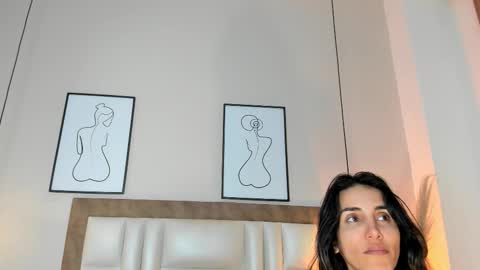 Snapshot of ninacavallli chatting on 11.23.25 Nina online show from 11.23.25