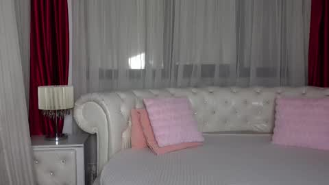 Snapshot of ninacrystal chatting on 02.26.25 NinaCrystal online show from 02.26.25