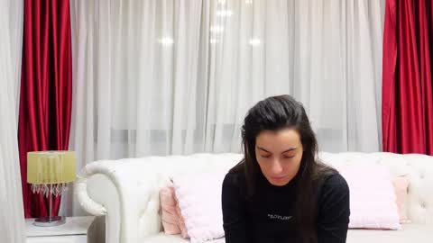 Snapshot of ninacrystal chatting on 02.28.25 NinaCrystal online show from 02.28.25