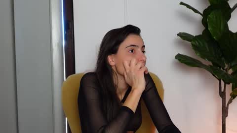 Snapshot of ninacrystal chatting on 10.31.25 NinaCrystal online show from 10.31.25