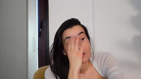 NinaCrystal online show from 02.17.26