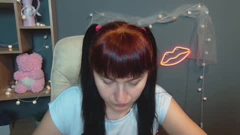 ninaflawlees online show from 09.18.25