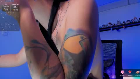 Snapshot of ninamonroee chatting on 02.10.26 ninamonroee online show from 02.10.26