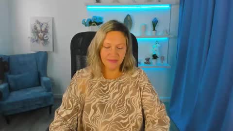 ninastarle online show from 09.10.25