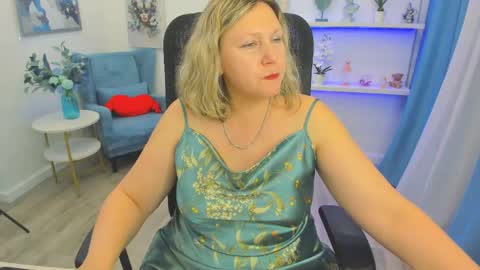 ninastarle online show from 05.13.26