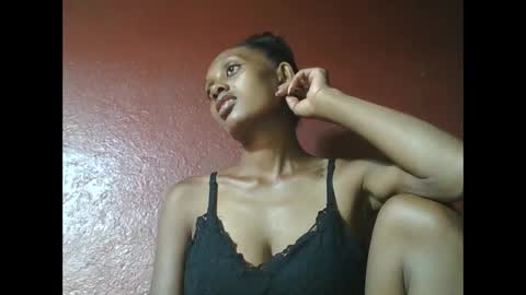 ninie246746 online show from 01.21.25