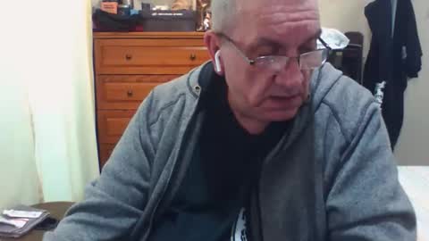 Dennis online show from 12.04.25