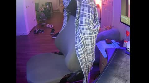 HungStepSon online show from 05.18.26