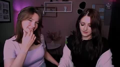 Snapshot of niri_vex chatting on 10.21.25 niri_vex online show from 10.21.25