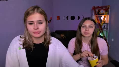 Snapshot of niri_vex chatting on 10.22.25 niri_vex online show from 10.22.25