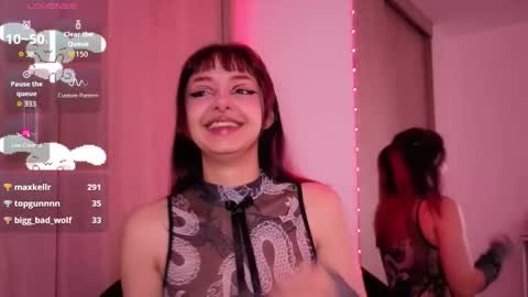 Snapshot of nixxi_ chatting on 11.19.25 nix online show from 11.19.25