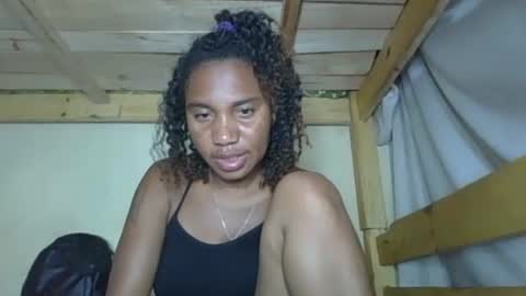 Snapshot of njarinisitraka chatting on 11.25.25 njarinisitraka online show from 11.25.25