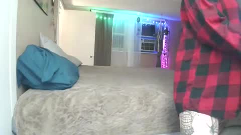 Snapshot of no_facequeen chatting on 10.06.25 Leah online show from 10.06.25