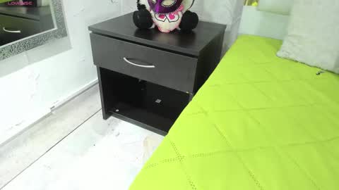 Snapshot of noa_camila chatting on 11.21.25 noa camila online show from 11.21.25