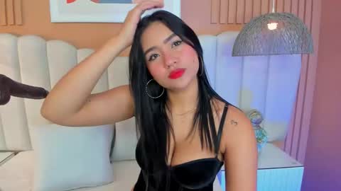 Snapshot of noa_moon chatting on 11.27.25 Noa online show from 11.27.25